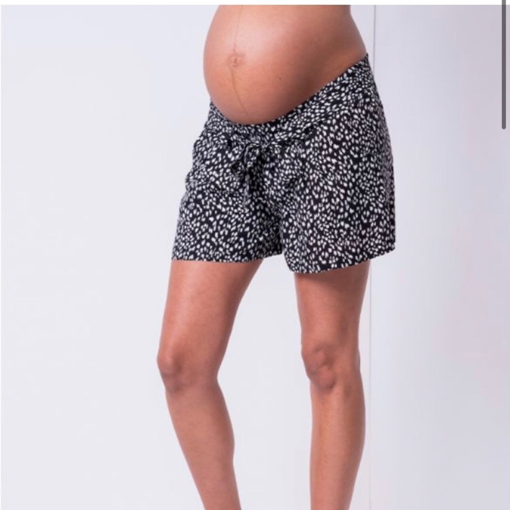 Seraphine shorts maternity size medium